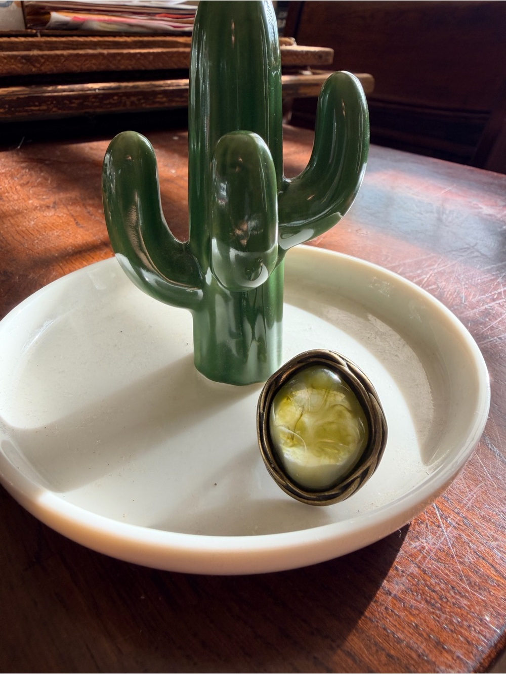Large Vintage Green Agate Glass Cocktail Ring Size 7.5
